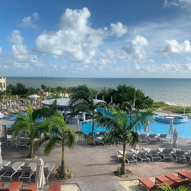 There’s so much to do and see <a href="/palaceresorts/">Palace Resorts</a>! It reminds me of Las Vegas but better because it has views like this! #EventPassion #Vacay #DestinationWeddings ift.tt/2QgJTwO