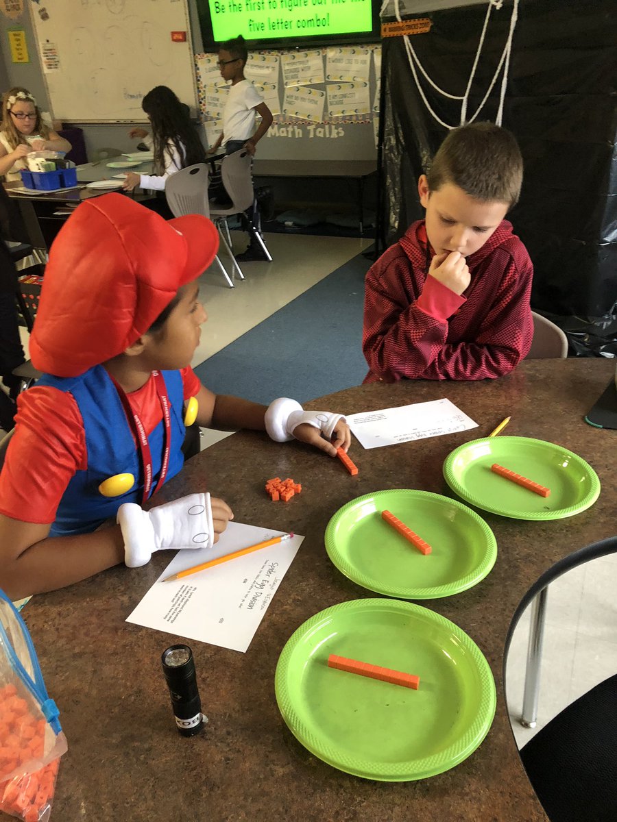 tuckertotsin106's tweet image. This week was all about spider math! 🕷🕸 #llamasdoingwork #llamamathadventures #spidermath @henrielibrary