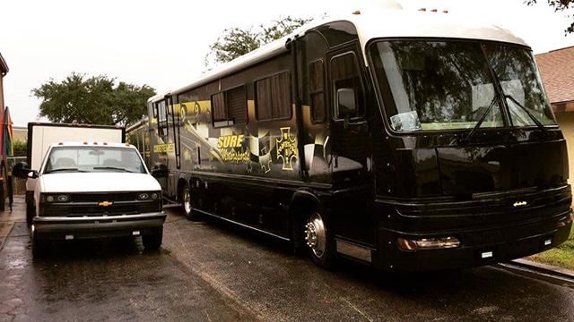 KatMollerRacing's tweet photo. Headed to @raceosw for the Night of Fire this weekend while the little bro @tommy___thomas is off to @racepbir for some drifting! https://t.co/O3cyuEaSso https://t.co/XruLwnUq7n