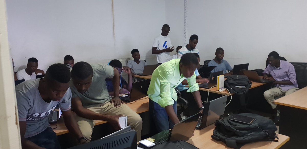 gdgbzv's tweet image. #FlutterStudyJams développé les applications mobiles et IOS avec Dart @googleafrica @googledevs @Yekolab #gdgbzv @bonbhel @NarcissePK @KrissBrochec