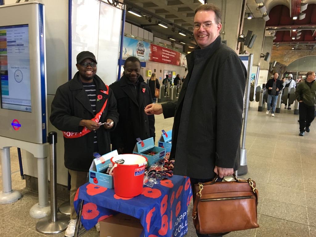 #LondonWaterlooStation @RoyalNavy 
#AMEAPoppyCollection #PoppyAppeal @PoppyLegion