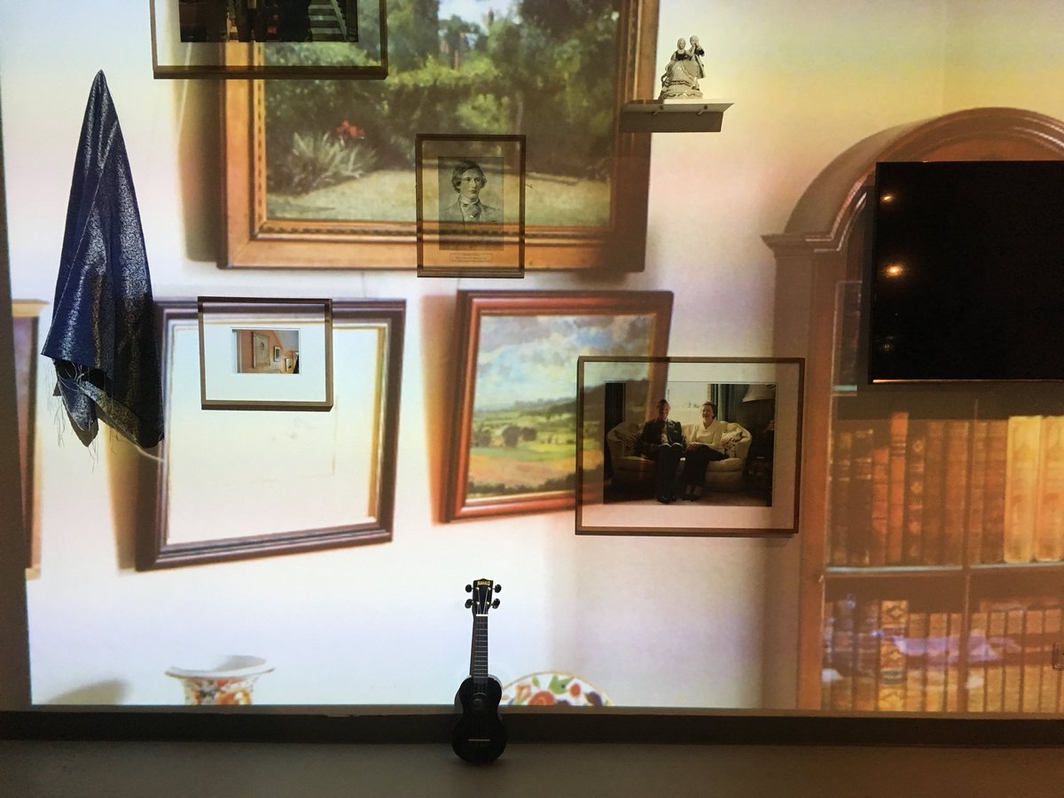 GRproject_'s tweet image. Install shots from A Class(y) Lecture by @elly_clarke @ Galerie Wedding. Show’s up till Thurs 8th, w IRL pix &amp;amp; objects, projections, script &amp;amp; audio. A Class(y) Conversation with Jan Tappe is on Thursday at 19H. galeriewedding.de #aclassylecture #ellyclarke #georgerichmondRA