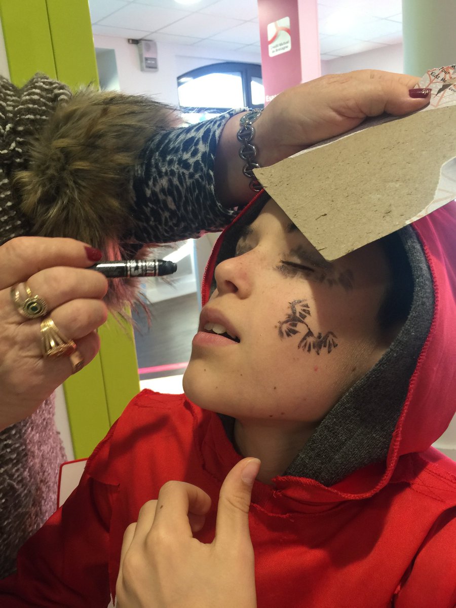 CCMCaulnes's tweet photo. concours de dessins et maquillage à la Caisse de @CCMCaulnes https://t.co/guB58l2Vji
