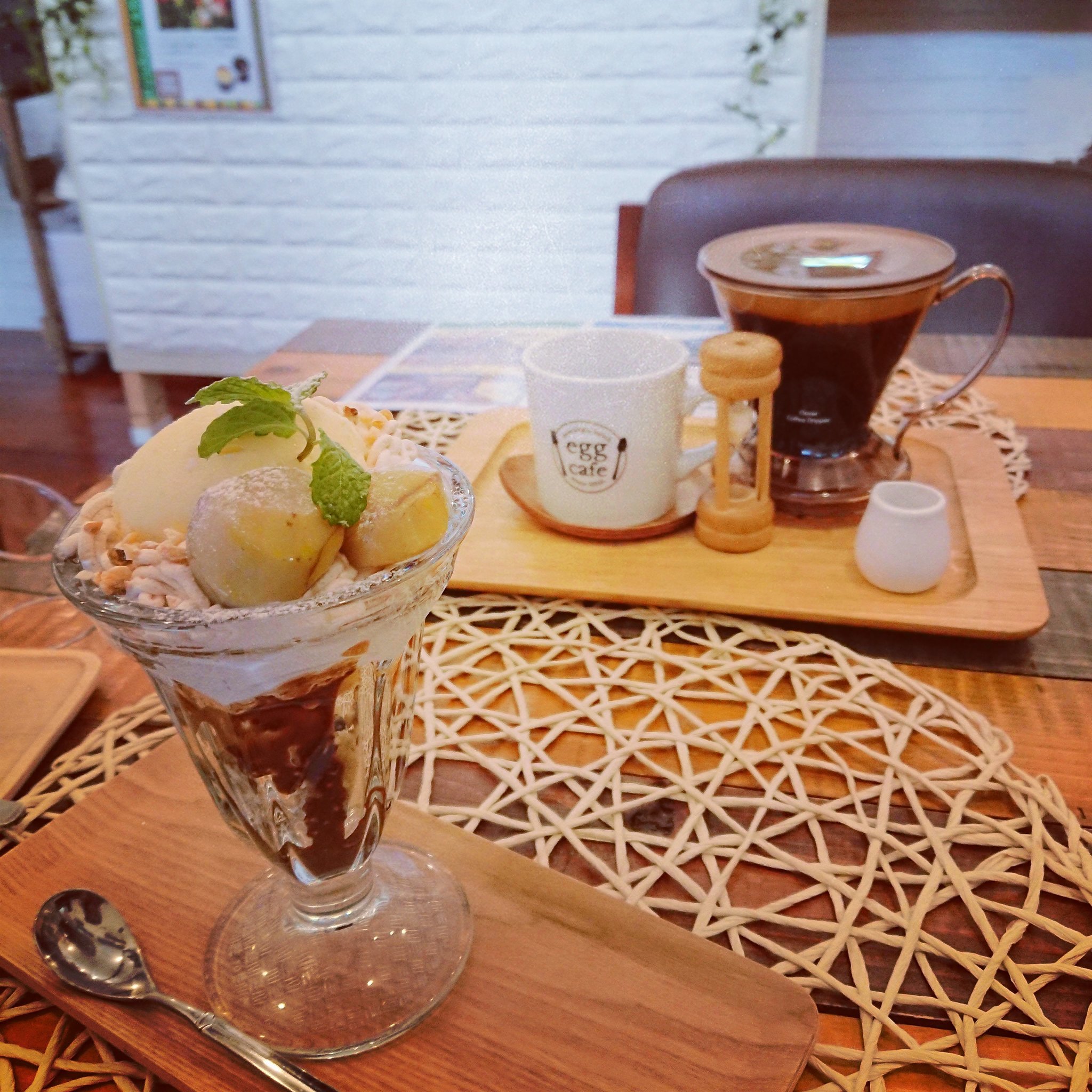 ট ইট র Niida 山口県 下関市 モンブランパフェ And コーヒー 西日本地区は 注文したメニューが 一括で来る傾向がある 4品頼んだら 同時に4品来た Eggcafe Cafe Kpp Montblanparfait Coffee モンブランパフェ カフェ エッグ