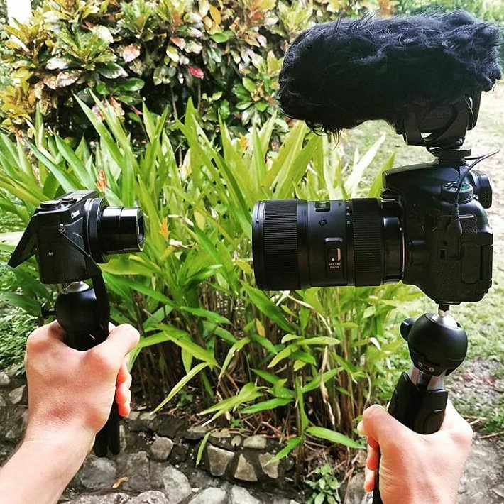 Startavlog_es's tweet photo. ¿Qué configuración crees que utilizo para filmar 80% de mis vlogs? Pista: cabe en mi bolsillo.

CanonG7X or Canon70d?

#vlogging #startavlog https://t.co/rZbajw5HV6