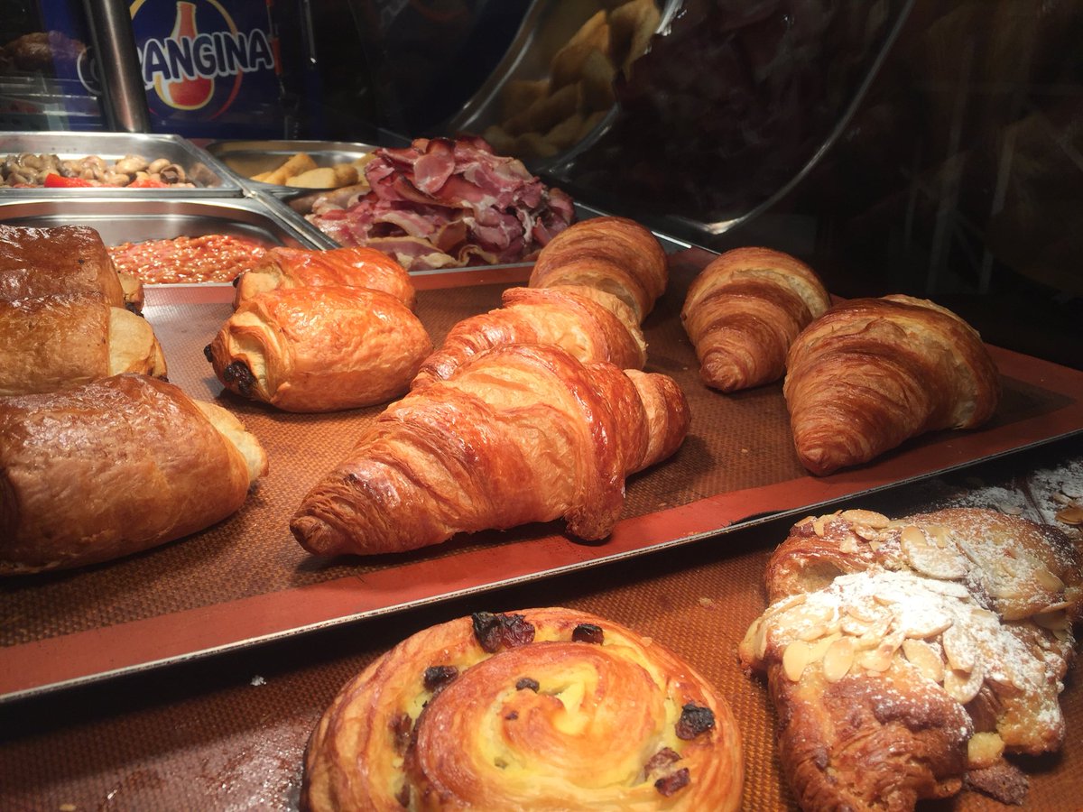 legrosfranck's tweet photo. Starting your day @legrosfranck  we are al ready for you 😋 https://t.co/6LpliksWCD