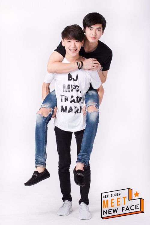 jjane_drw's tweet photo. ชอบความเหมือนนี้จัง รุ่นพี่-รุ่นน้อง SIIT
เรียกเขาว่า "มิตรภาพ" 
โดนลูกแม่ย่าตกทุกรุ่นจ้า  #dekd
#มาร์คมีน #marnikaz #มีนเป็นค่าเฉลี่ย
 #พอลแทน #พอลได้แล้ว #อันปังแทน #TUSexyBoy https://t.co/zMvbqMa3f2