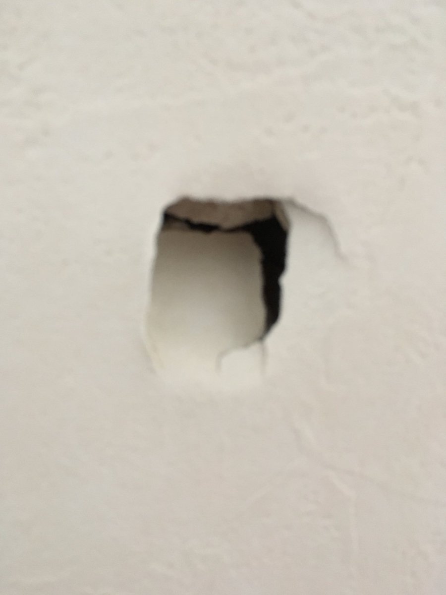 壁穴補修