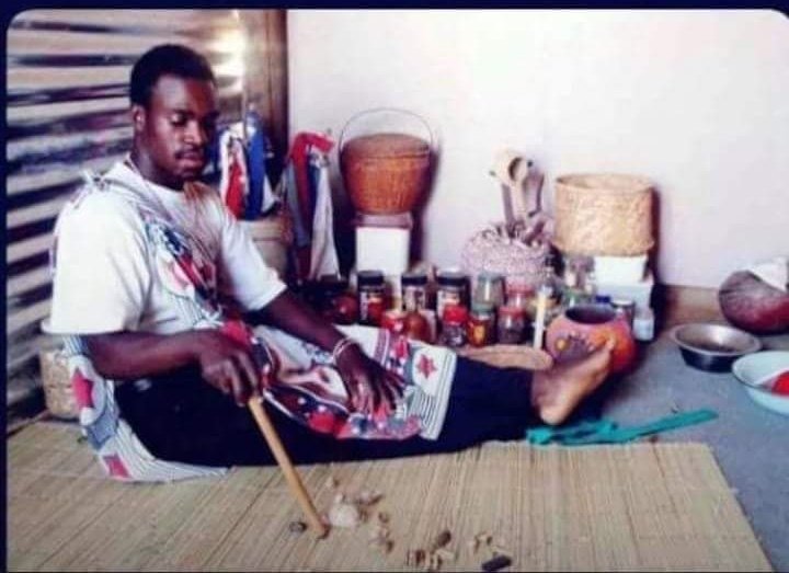 SeguyaMartin1's tweet photo. Am bewitching all those who attended cosase without documents and reports on closed Banks, mutebile aside #BOUCRISIS https://t.co/Uek3RPcu5m