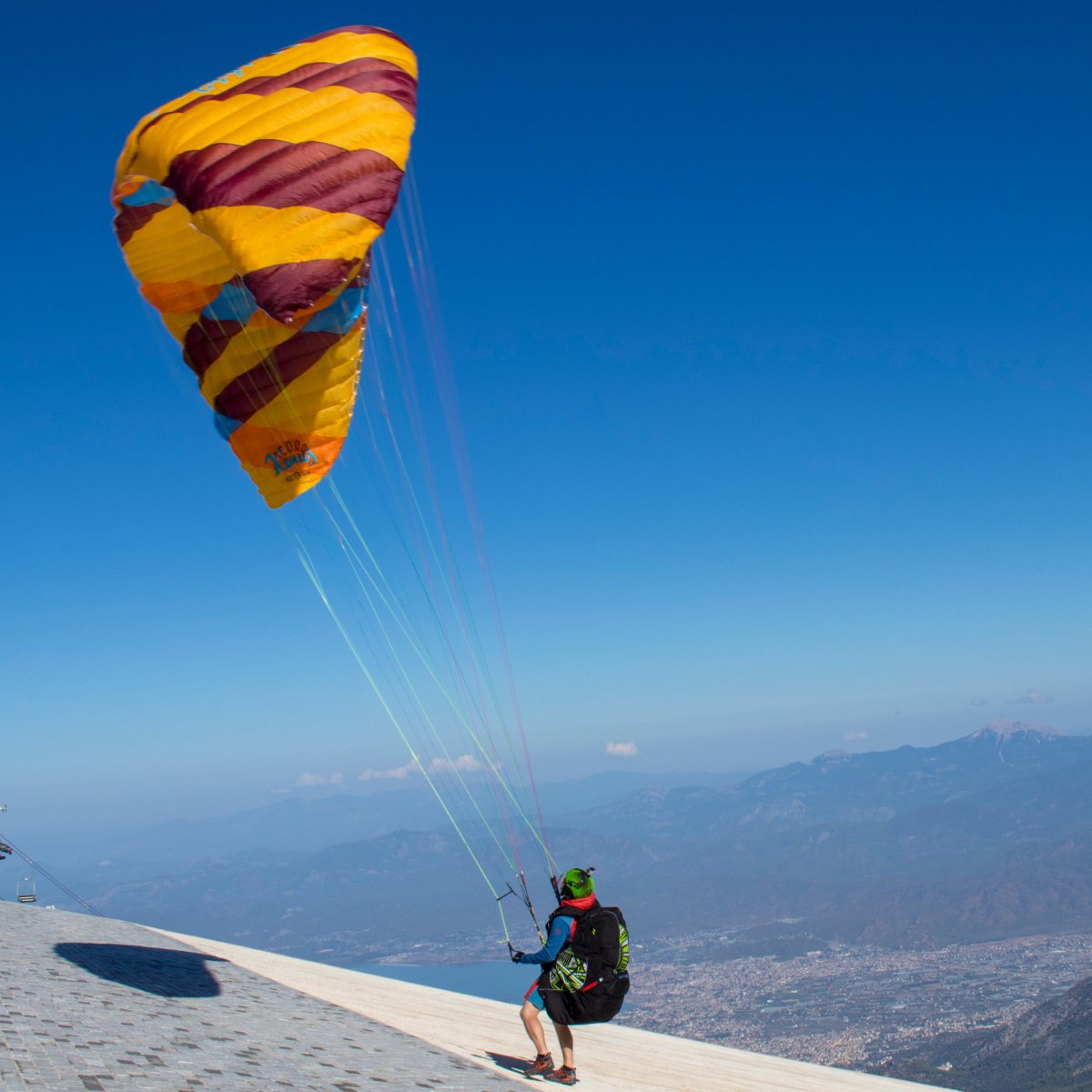 mntnpunk's tweet photo. Run run run! #paraglider #paragliderpilot #paragliding #paraglidinglife #paraglidinglove #canonphotography #canon80d #parapente #paragliders #actionsports #extremesports #flying #freeflight https://t.co/ASBS8xpTAG