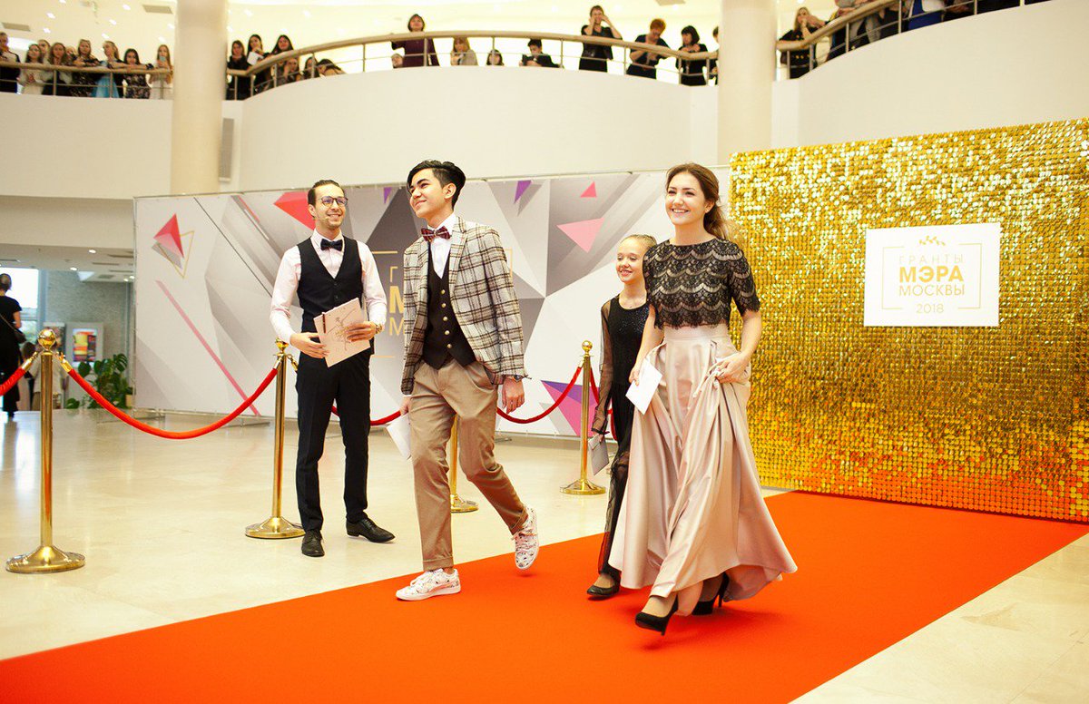 В Светлановском зале <a href="/GukMMDM/">ММДМ</a>, состоялось вручение ежегодной премии "Гранты Мэра Москвы в сфере культуры и искусства".

Высшую награду конкурса получил коллектив ДШИ им. Е.Ф.Светланова. 

Поздравляем ребят и педагогов с победой!

#грантымэра #школыискусств #искусстводетям