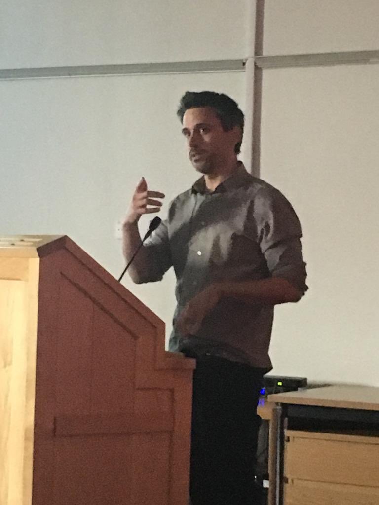 And now Domingo Casamian from @SouthfieldsVet talking about cardiac causes of PH #vetcardio