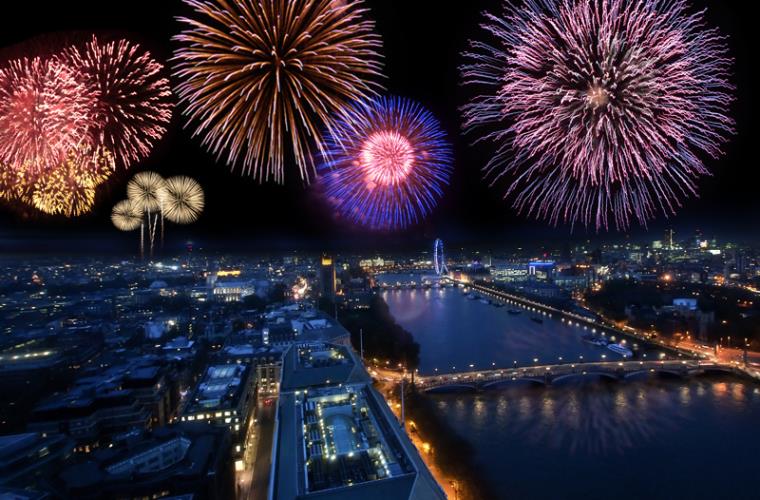 shout_app_io's tweet photo. Gravesend fireworks display is cancelled to #KeepBennySafe but what do you know about beluga whales? https://t.co/3uXzQSC7dY Download Shout & discover the best fireworks in London this weekend https://t.co/IGn8GzOBBm #London #FireworksNight #belugawhale https://t.co/Rfdt8qsS1X