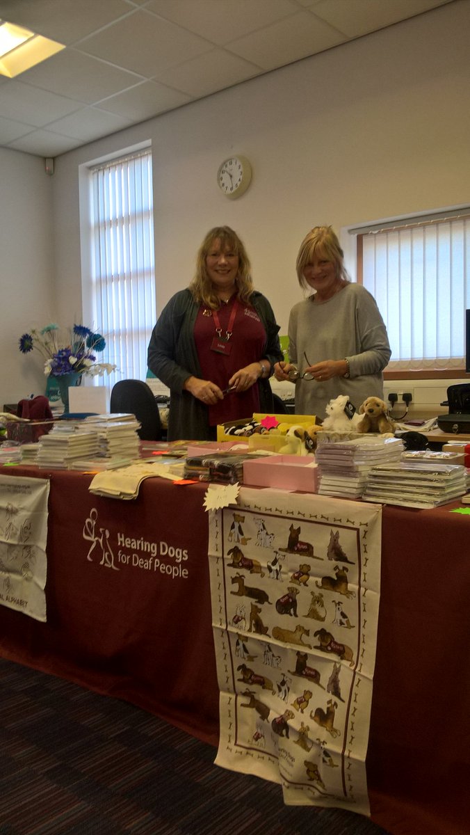 GillYeates's tweet image. Come join @HearingDogs for Santa Paws for Coffee #ChatterisLibrary 10.30 today😊