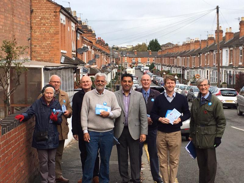 We're cutting business rates for small shops by 1/3. Increasing the National Living Wage. Investing £20.5bn a year into the NHS. Continuing to cut income tax.
The Budget18 has gone down very well on the door steps in Worcester today! #torycanvass @ToryCanvass @Conservatives