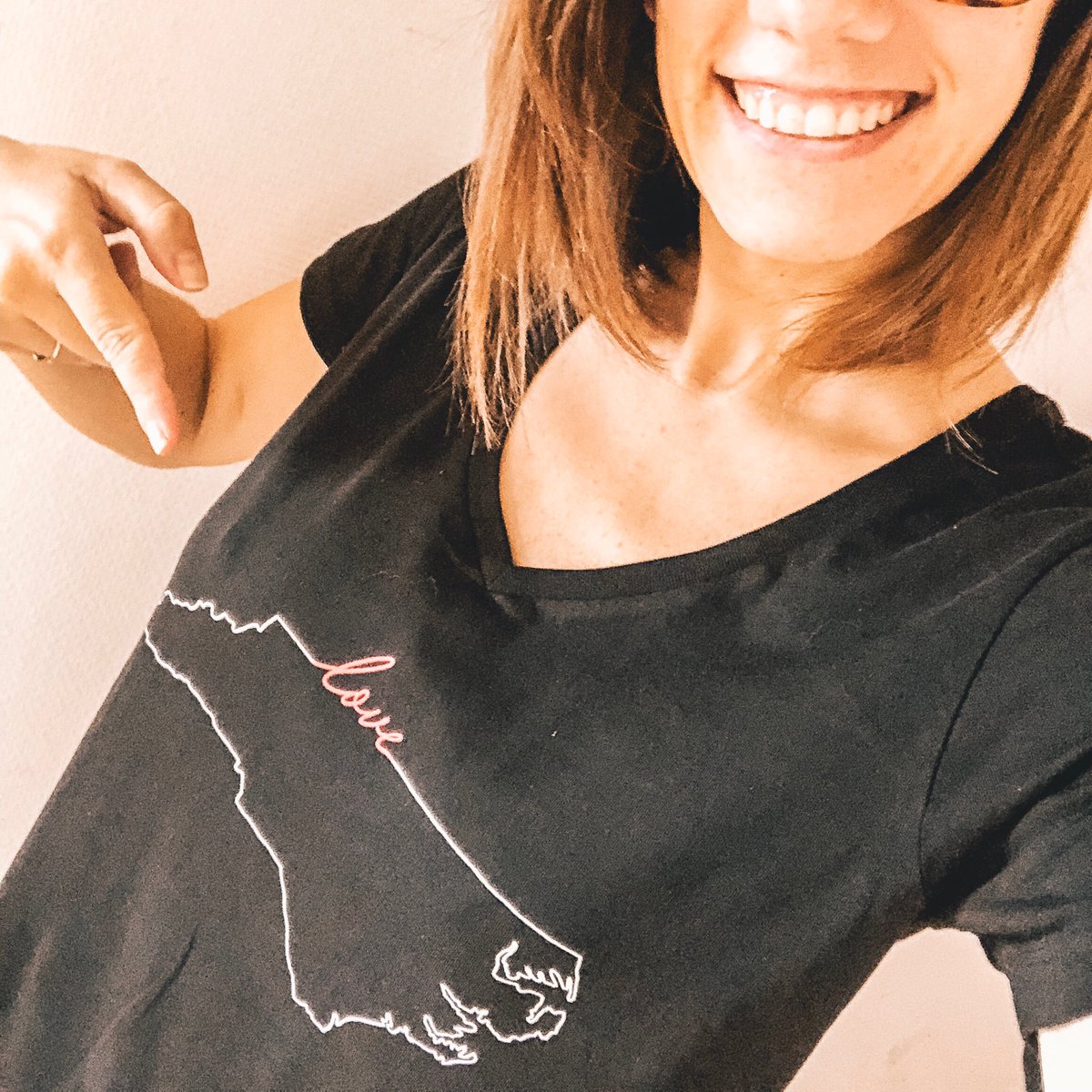 salichamp1's tweet image. Just got my #capefearlesschallenge shirt!! Glad I could help the city of Wilmington and those who’s been affected by the hurricane. Thanks to @HilarieBurton @SophiaBush and @DanneelHarris #OneTreeHill #OTHfamily