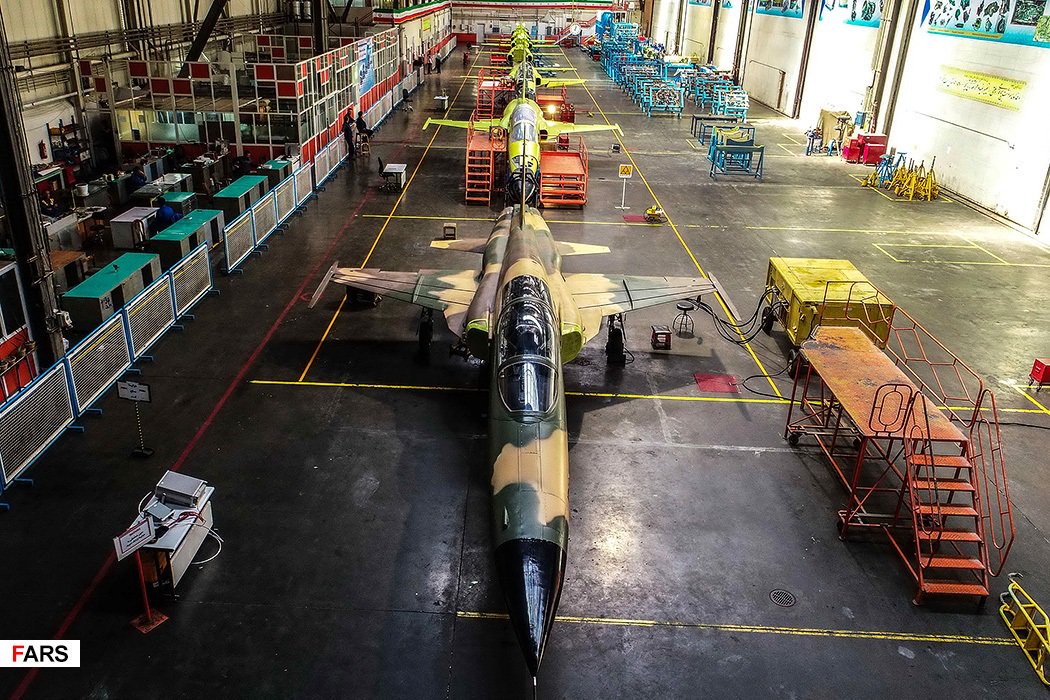 RebeccaRambar's tweet image. L'#Iran a inauguré la chaîne de production pour la production en masse du nouveau chasseur supersonique #Kosar 
#Teheran #Tehran en.farsnews.com/newstext.aspx?…