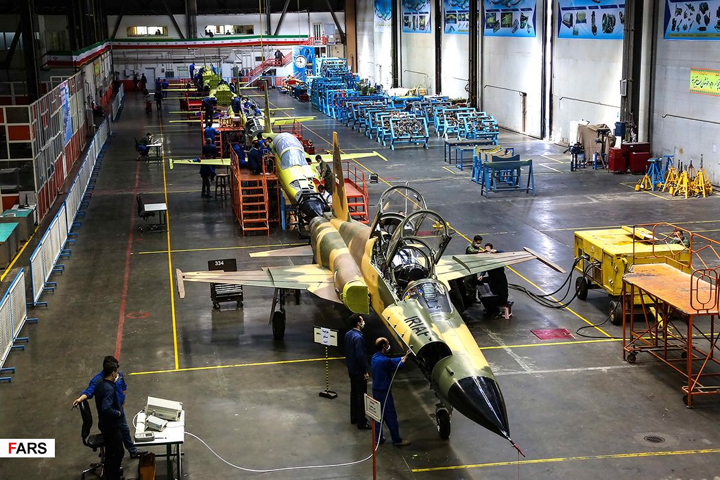 RebeccaRambar's tweet image. L'#Iran a inauguré la chaîne de production pour la production en masse du nouveau chasseur supersonique #Kosar 
#Teheran #Tehran en.farsnews.com/newstext.aspx?…