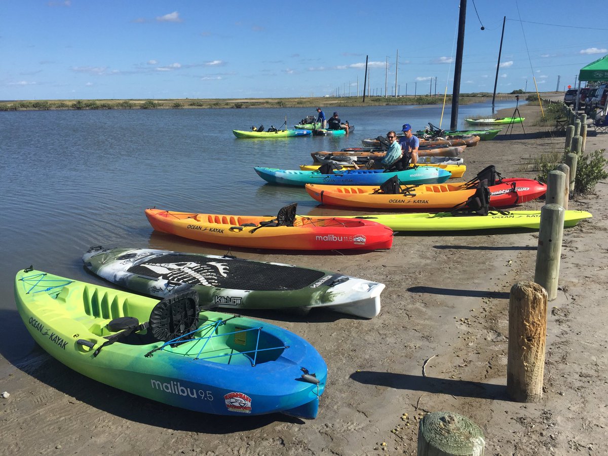 DavidJosephSike's tweet image. Wind &amp;amp; Wave kayak and SUP demo at Packery Channel bridge today