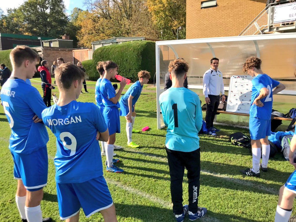 London Escolla Futsal Club tweet media