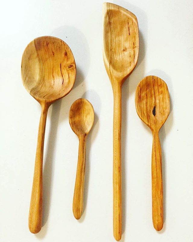 KeithDecent's tweet photo. Hand-carved, cherry spoon set. Is cherry the best wood? It might be the best wood. —————————————————————————— #woodworkersofinstagram #makersgonnamake #adecentproject #woodworking #woodworkingskills #woodcarving #spooncarving #woodenspoon #bushcraft #whi… https://t.co/xwRId6DOzT https://t.co/ftSUSfoU1j