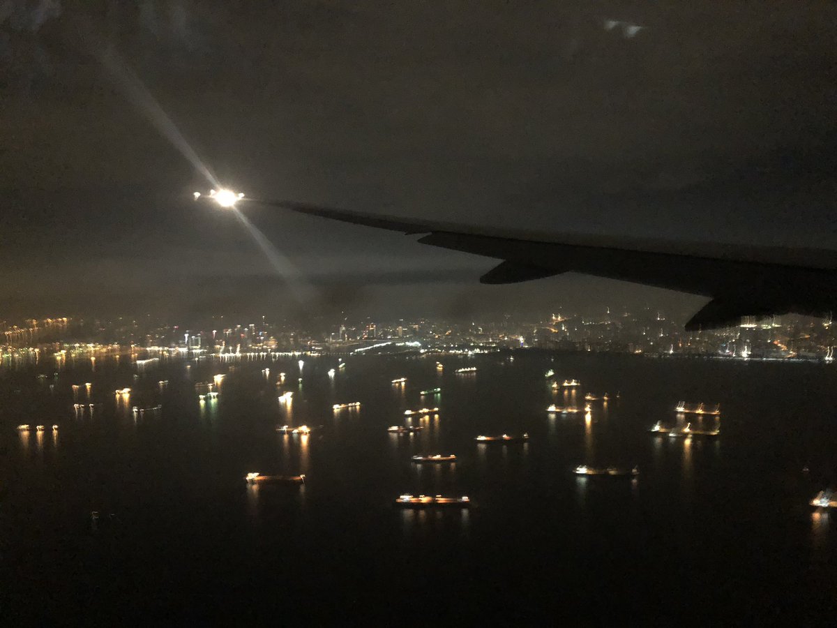 daniel_giles1's tweet photo. Singapore Fieldtrip (travel day) 🇸🇬- Lots of flying, water in a tub, gorgeous night lights, interesting cuisine, and so much sweat! #lboroontour #jetlaglife #ducktongue #marinabayallday https://t.co/jBXM6p4wzt
