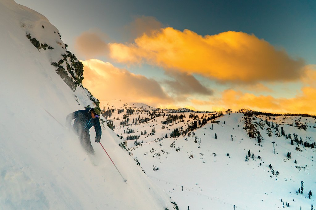 Few activities in life are as aesthetically soothing to the soul as skiing. This is particularly true in Tahoe, where beauty prevails over a stunning landscape of snow, water, mountains and sky. It’s one of the reasons skiers move to Tahoe and never leave. tahoequarterly.com/ski-ride-2018/…