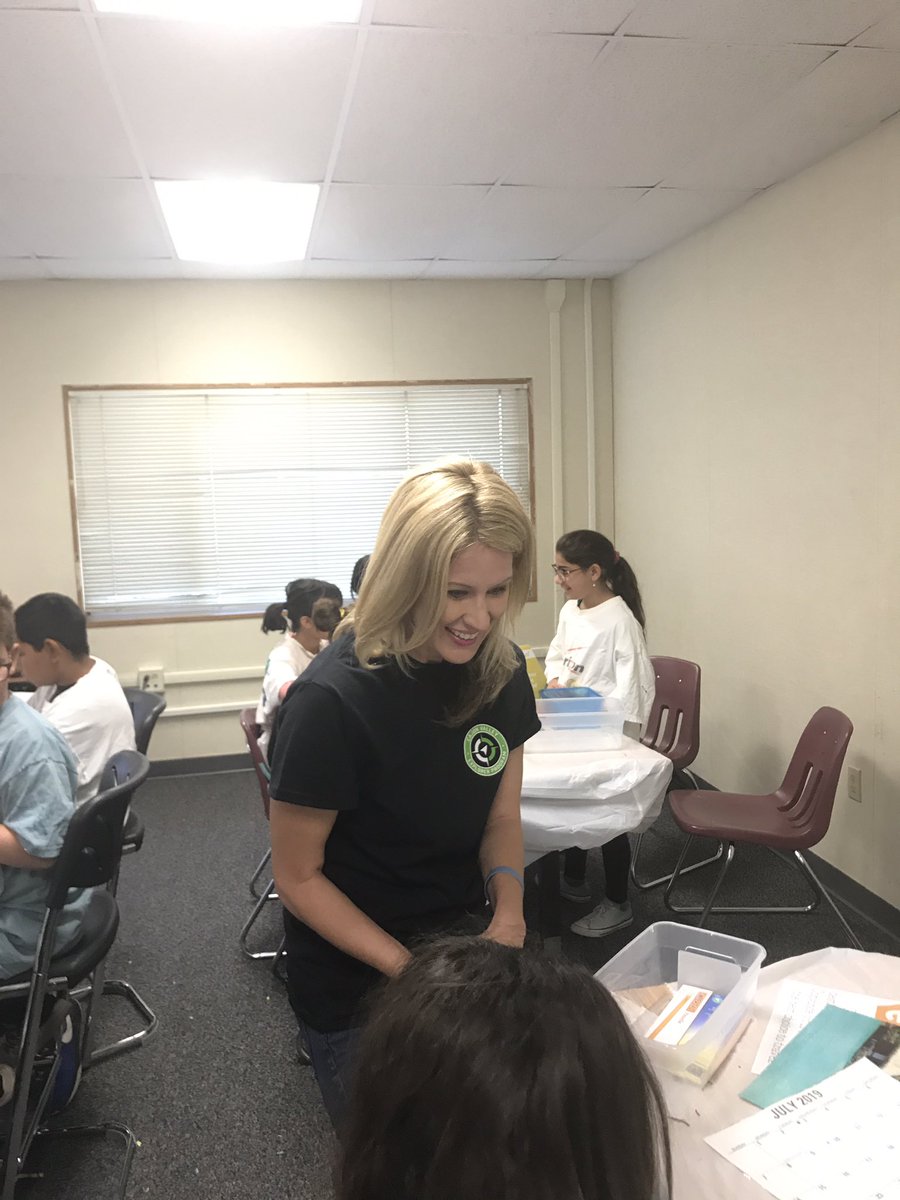 Lesley Ezop tweet media