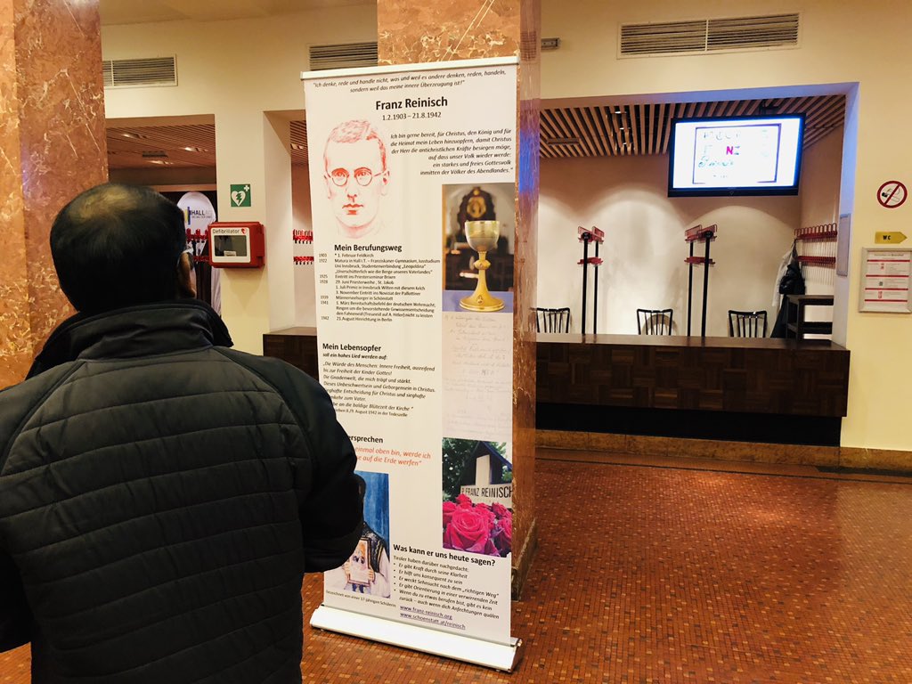 FranzReinisch's tweet photo. Um 19 Uhr geht es los! „GEFÄHRLICH Franz Reinisch- Musical über einen Aufrechten“ vor ausverkauftem Haus in Hall/ Tirol! https://t.co/vHdDNgg109