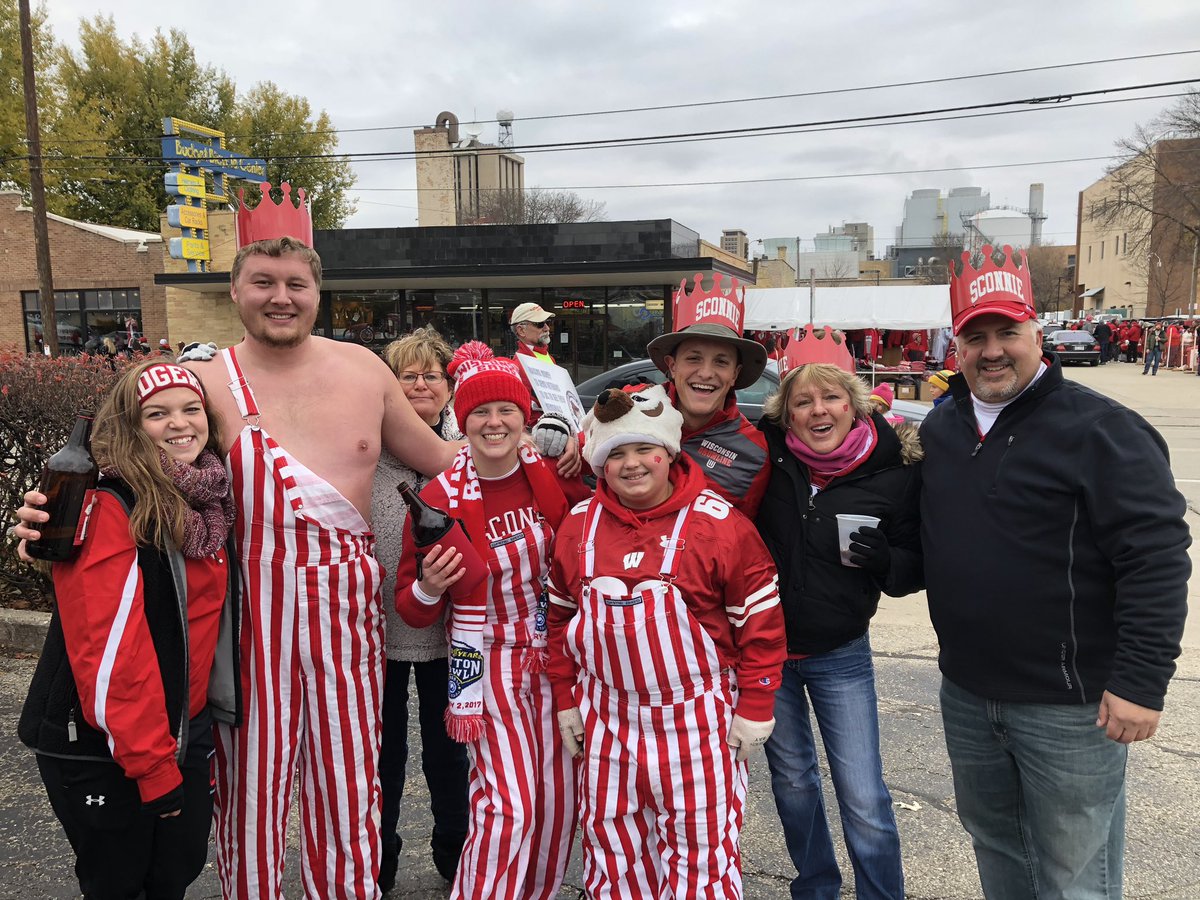 maremt5's tweet image. Go Badgers #OnWisconsin