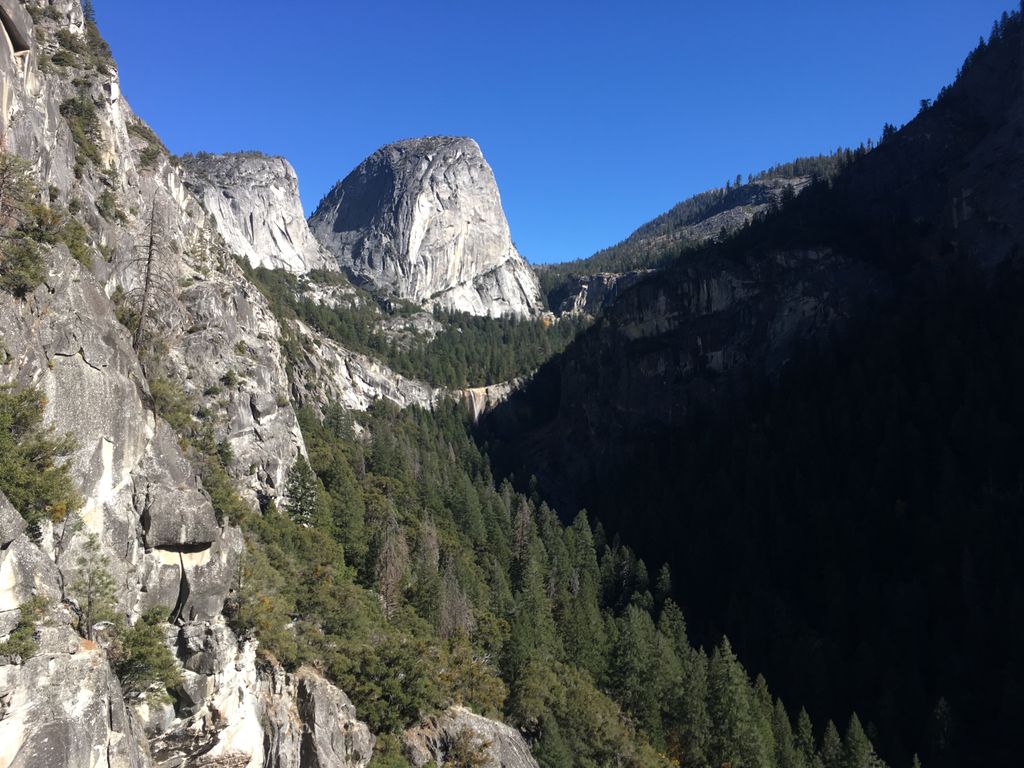 Psquaredbooks's tweet photo. Happy Saturday!
Enjoy it!
#picoftheday #hiking #yosemite #sierrapoint #adventures https://t.co/UfET7CpugA