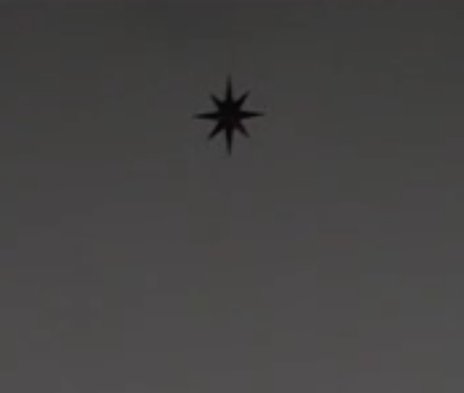 우리는 신이라 부를 수 있는 언어를 만들어냈다. 
심지어 침묵이라는 언어까지도. 
비로소 신은 침묵한다.
로메오 카스텔루치 「미국의 민주주의」 
1일차 마침