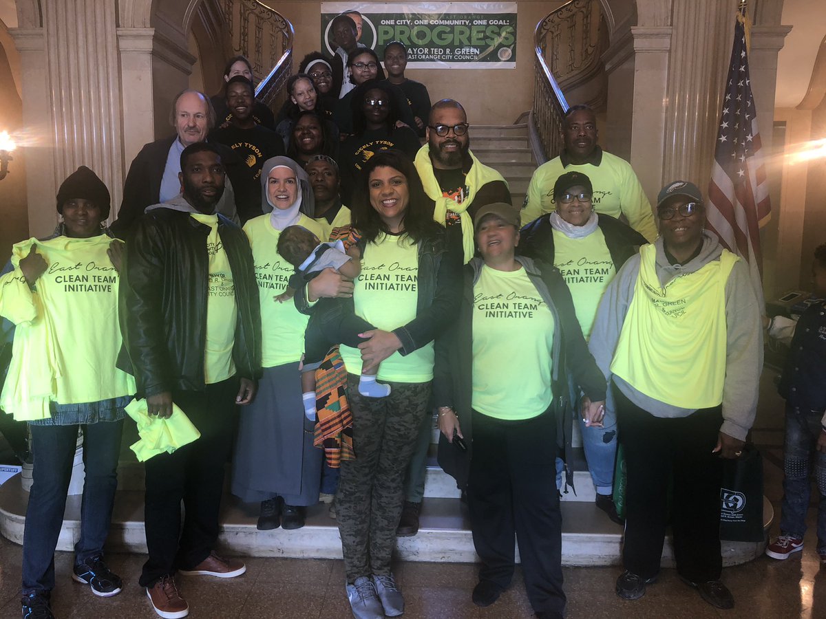 NJSenTimberlake's tweet photo. At @EOCityHall joining Mayor Ted Green and East Orange City Council during the Citywide Clean up in collaboration with our neighbors in  @CityOfOrangeNJ #Orange #EastOrange #newjersey #KeepOurEarthClean &amp; #KeepOurCommunitiesClean! #Saturday #SaturdayMotivation https://t.co/QyteOwq9an