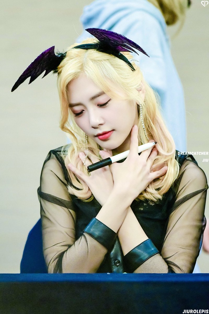 jiuarchives's tweet photo. 181103 #드림캐쳐 #지유 ♡
© JIUROLEPIS https://t.co/ic5jtYdpbE
