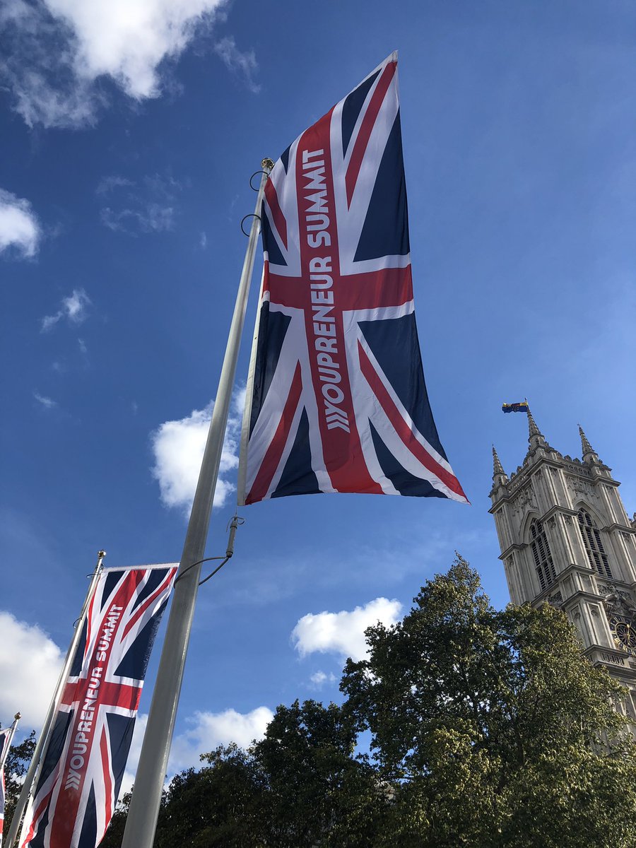 Having a fun day listening to great speakers and like minded people. 🙌💪😐👏#YoupreneurSummit