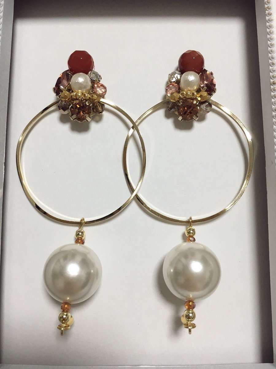 AkikoKitamura1's tweet photo. テラコッタビジューフープピアス

ロイヤルブルーのピアスと色違いのピアスです🧡
後ほど装着動画アップします♡

#ハンドメイドアクセサリー
#ハンドメイドピアス
#ハン��メイドピアス販売中
#ハンドメイドピアス制作
#ハンドメイド好きさんと繋がりたい https://t.co/fLxOeDIbSE