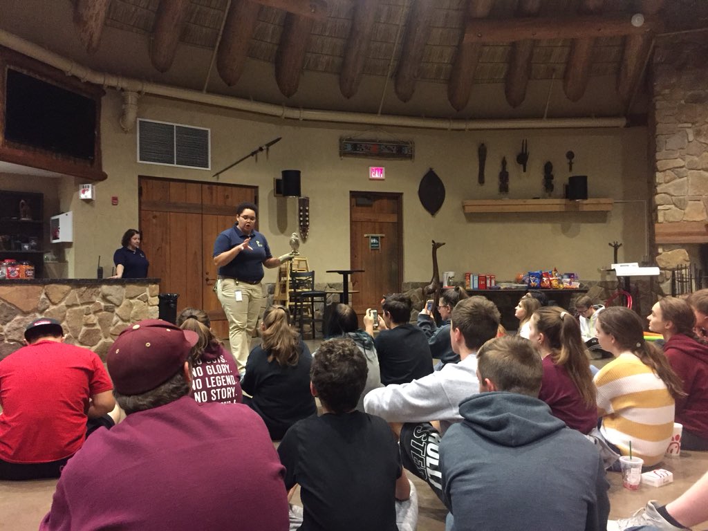 mrsidap's tweet photo. Snowball Zoo Snooze @Peoriazoo Love the staff! Holly &amp; Heather are amazing!! Ss learned about all kinds of animals &amp; played team building games. @DHS_Snowball @DHS_Eagle #323learns #323thrives https://t.co/dzcQJlJpCl