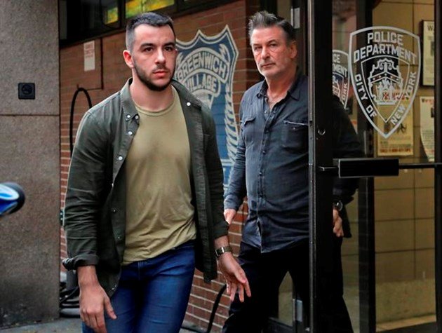 Alec Baldwin charged with assault in alleged parking dispute bit.ly/2znjMxh https://t.co/vikJRyk41V