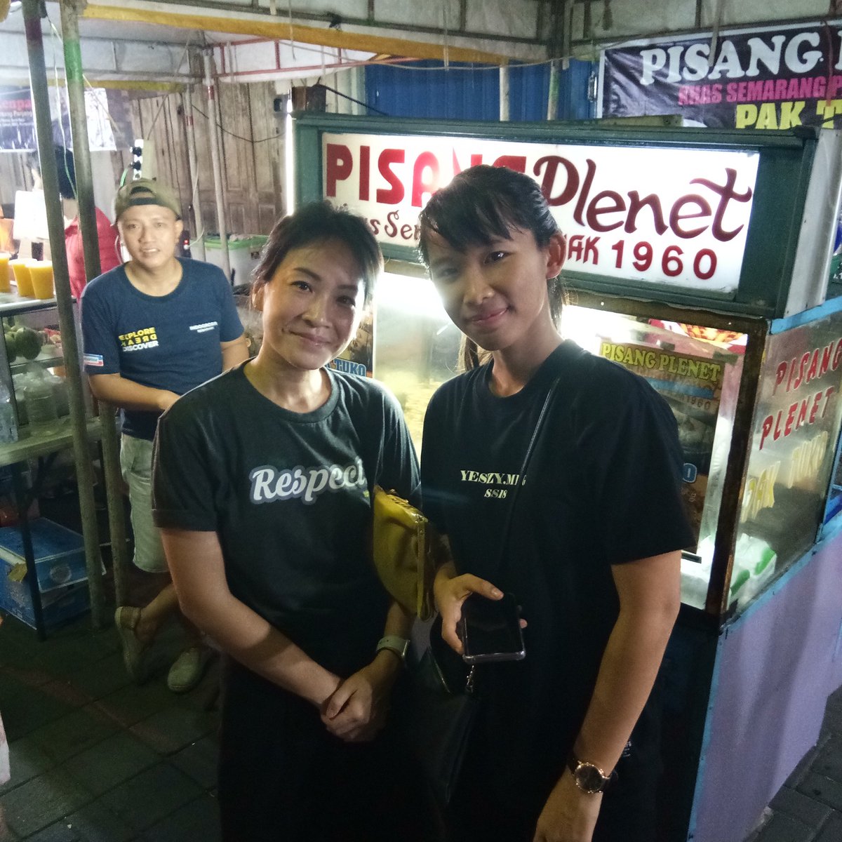 With my LO Natashya yg merupakan PGA Director <a href="/yotsemarang/">YoungOnTop Semarang</a> and Risma, at Pasar Semawis. Mereka berhasil buat saya beratnya naik 12kg dalam sekejap! 😂