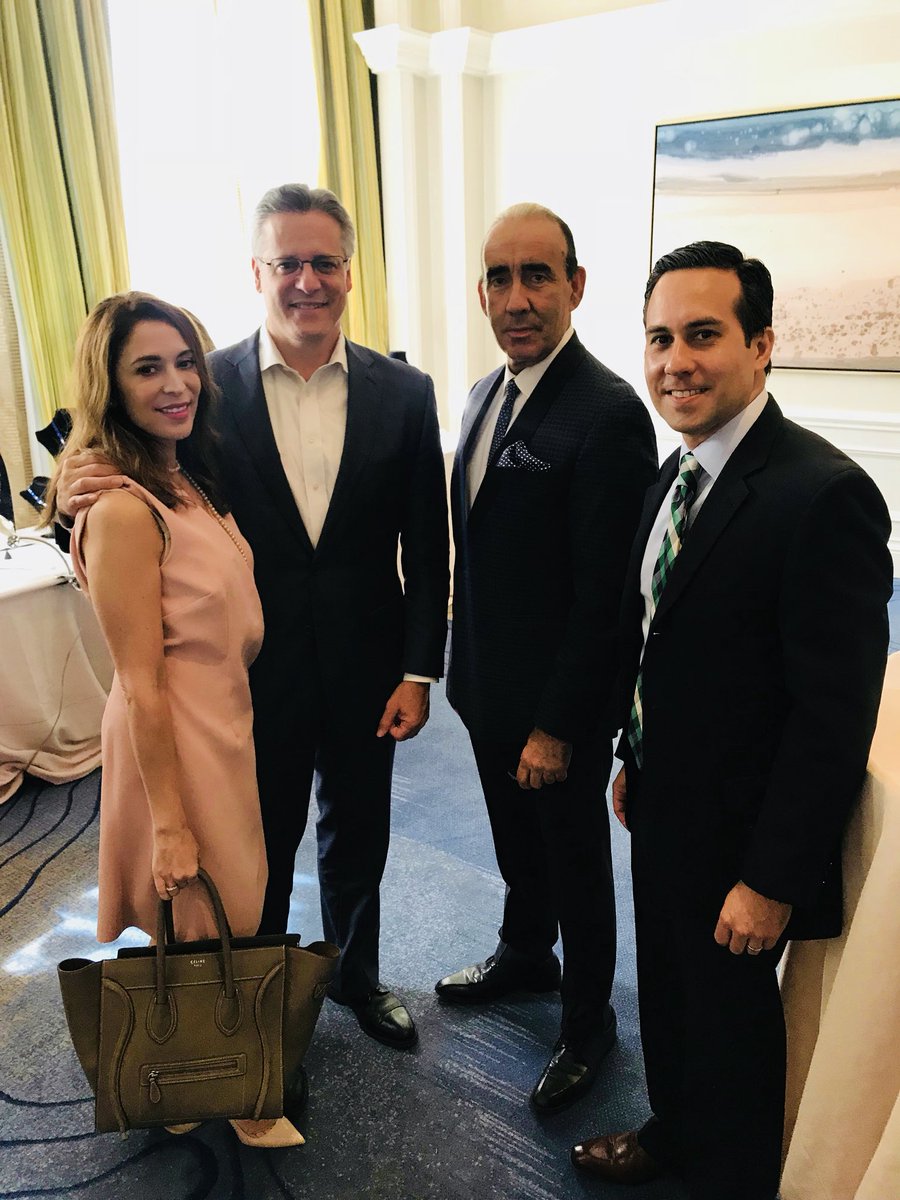 eruizdp's tweet photo. @SFLHCC 24th Annual Sunshine Awards. Congratulations on another magnificent event for the SFL business community. @SaulEwing https://t.co/VGo1na12Yt