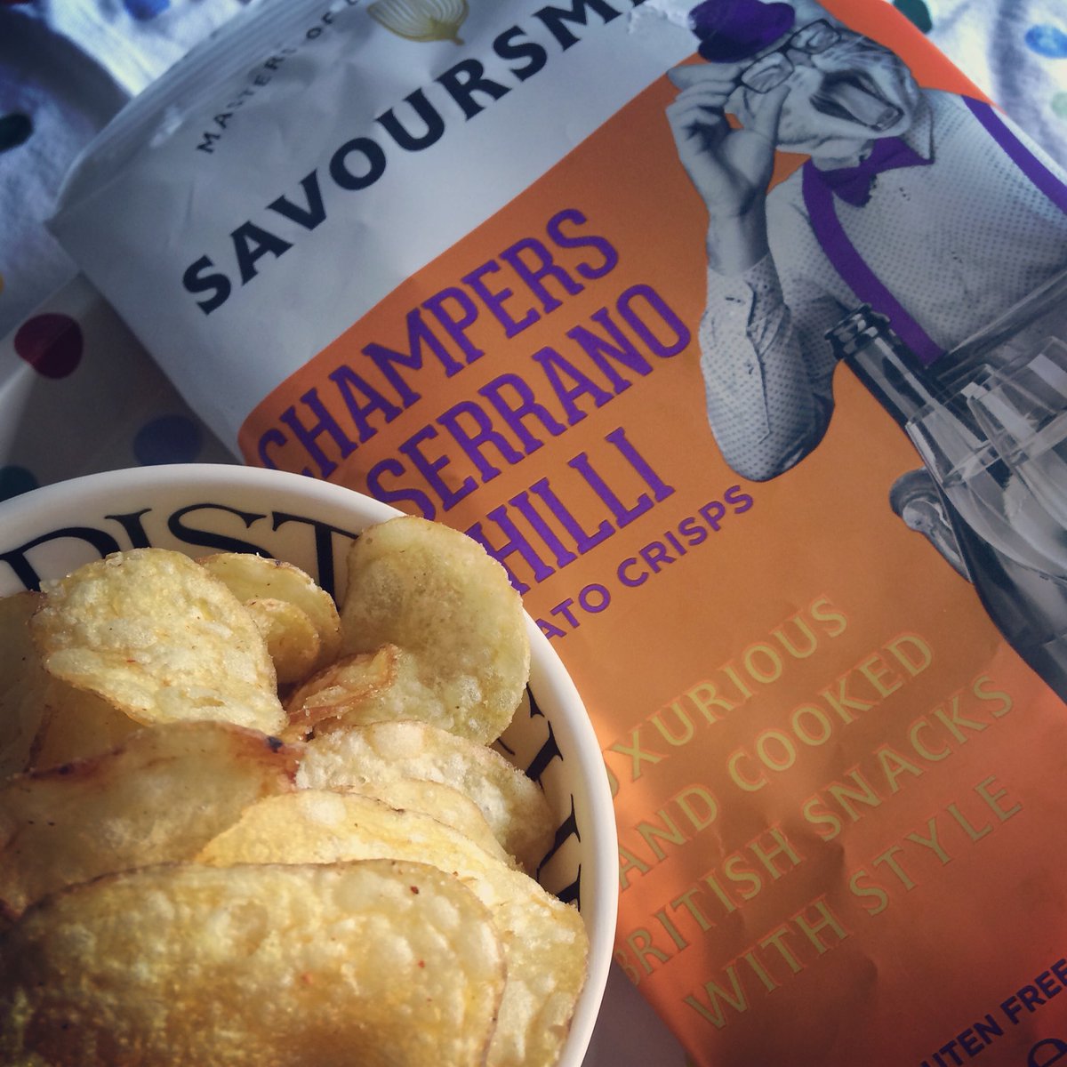 edandfortywinks's tweet photo. Given some crisps to try today, courtesy of The Meat Room. These are Champers and Serrano Chilli and they are delicious, a step above your usual crisp! Available at The Meat Room, Leamington Spa. #themeatroom #themeatroomuk #savoursmiths #emmabridgewater #crisps #snackswithstyle https://t.co/PkzV5X2XqP