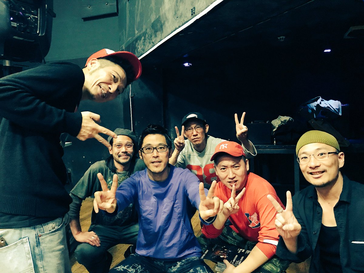 _inBusiness's tweet photo. #インビジ ご来場頂いた皆さんありがとうございました！ゲストのAFRAとMAGIC NUMBERもありがとうございました！終演後の恒例、一本締め by DJ JINにも大勢のご参加！(嬉) https://t.co/V1ZgYHiEVU