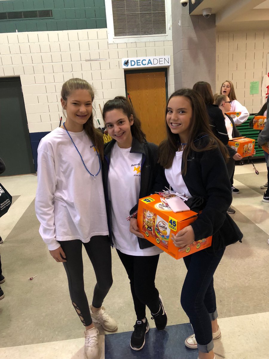 j96dorsam's tweet photo. Gateway Districts 2018
#greattoseeformerstudentsstillinvolvedinSTUCO#Earlymorning#truededicatio https://t.co/Zk7afxFFZQ