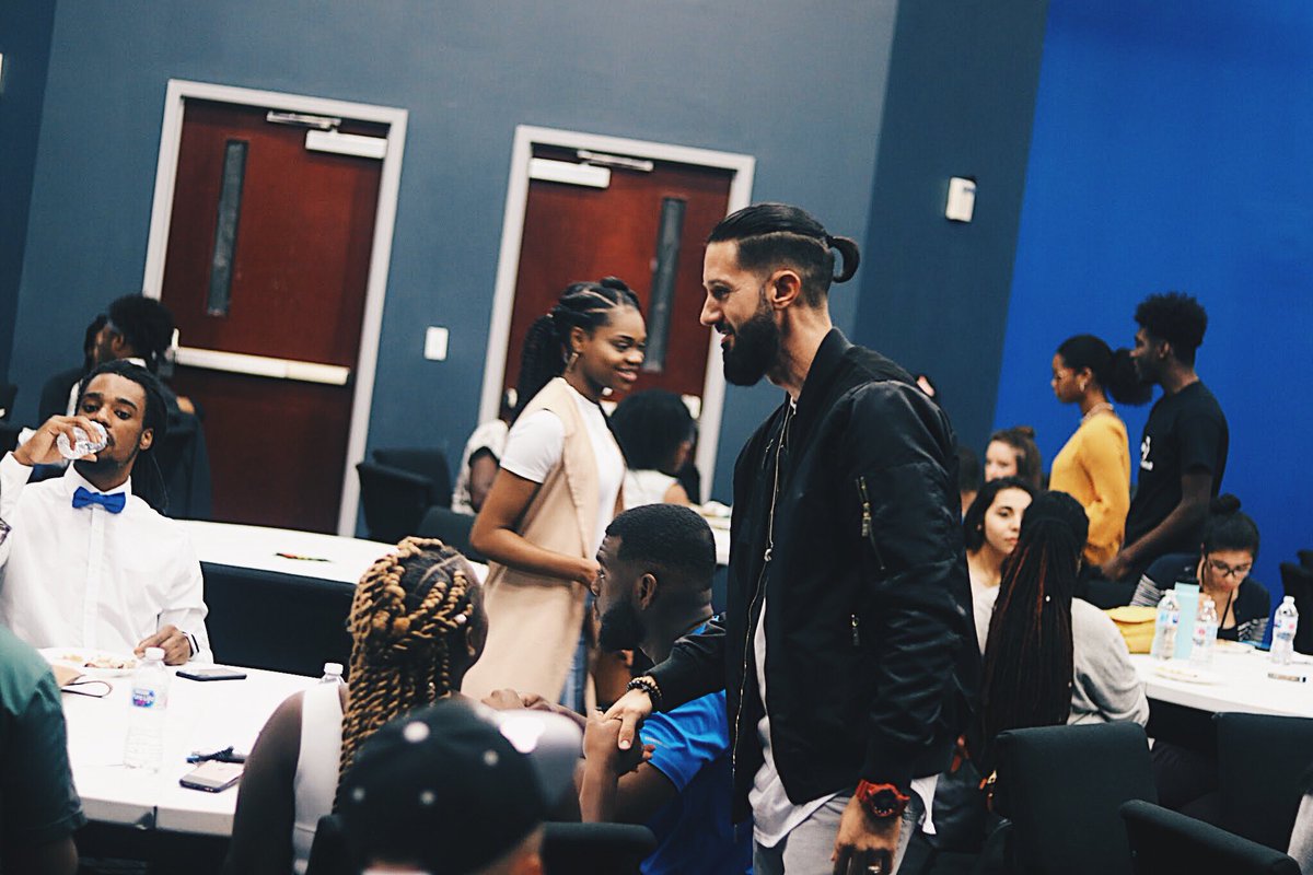 crossover813's tweet image. College Sunday aka TACO🌮 Sunday is tomorrow ! After the 10:30 service, students - meet in the gym for some DELICIOUS &amp;amp; FREE TACOS (sponsored by @fuzzystacoshop ) 
#collegesunday #tacosunday #tampa #crossoverchurch #813 #urbanministry