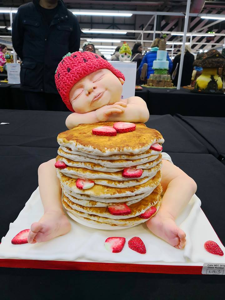 UKCustomCards's tweet image. What do you think of this cake by @sarahscakesbyd1, I think its AMAZING &amp;amp; refer Sarah with confidence plus her cakes are yummy too!