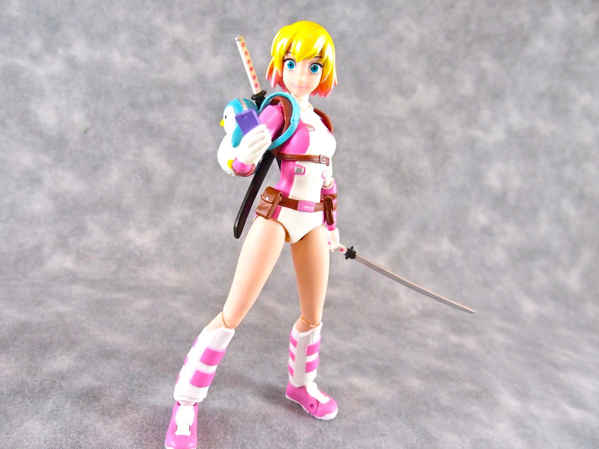 MAFEX　グウェンプール Amazon.com: Medicom MAFEX Mafekkusu No.083 Evil Gwen Pool Height