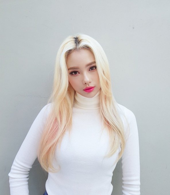 DrFXVOzUUAI-nxu.jpg:small