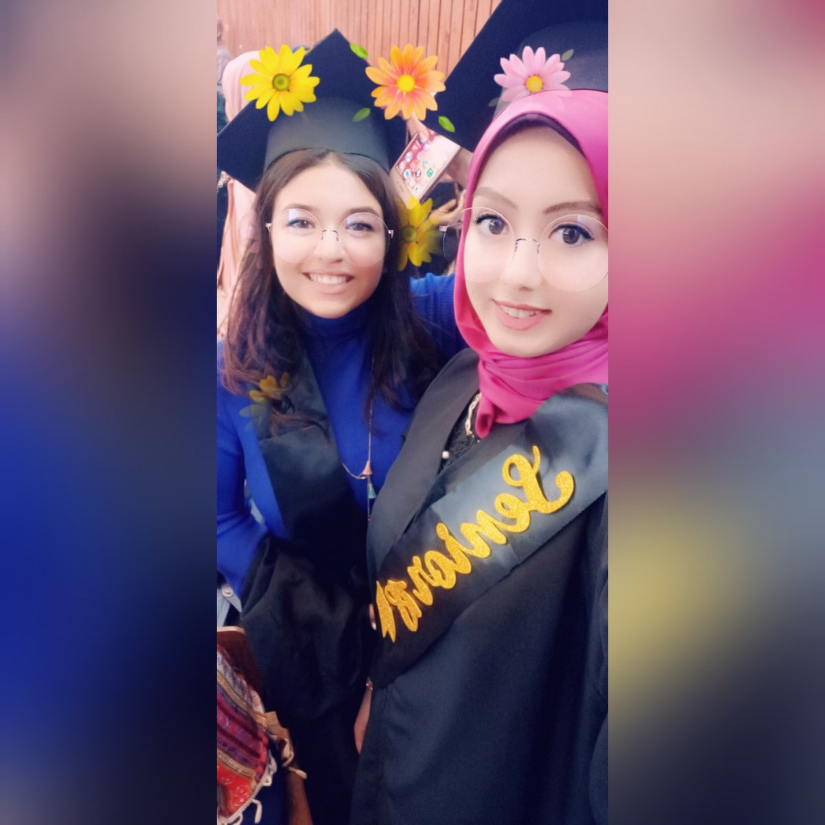asmaaredaz's tweet photo. #NewProfilePic
Graduation party❤🎓
#senior18🎓 https://t.co/EpLwWyAZ8M