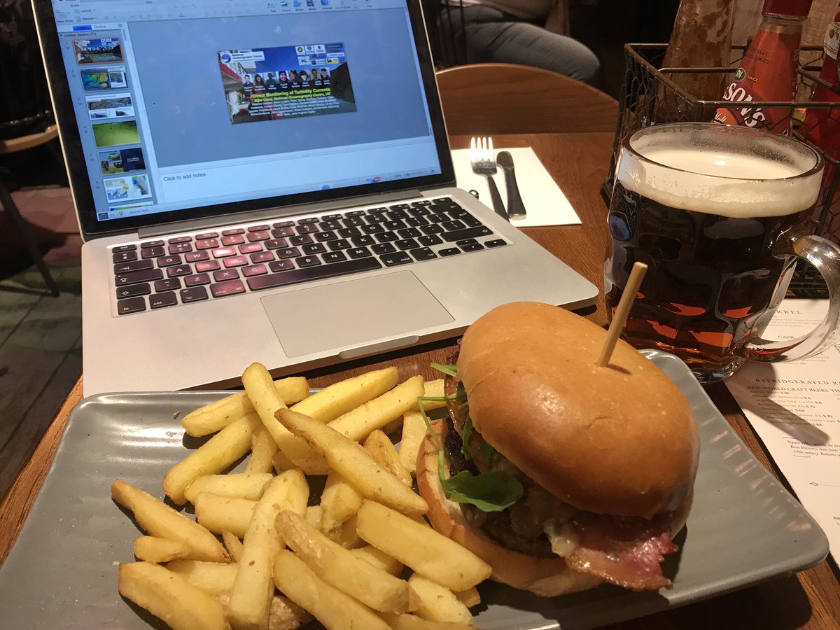 MikeAClare's tweet image. Obligatory pre flight routine under way. See you soon Taiwan to tak lots of erosion and scour! #icse18