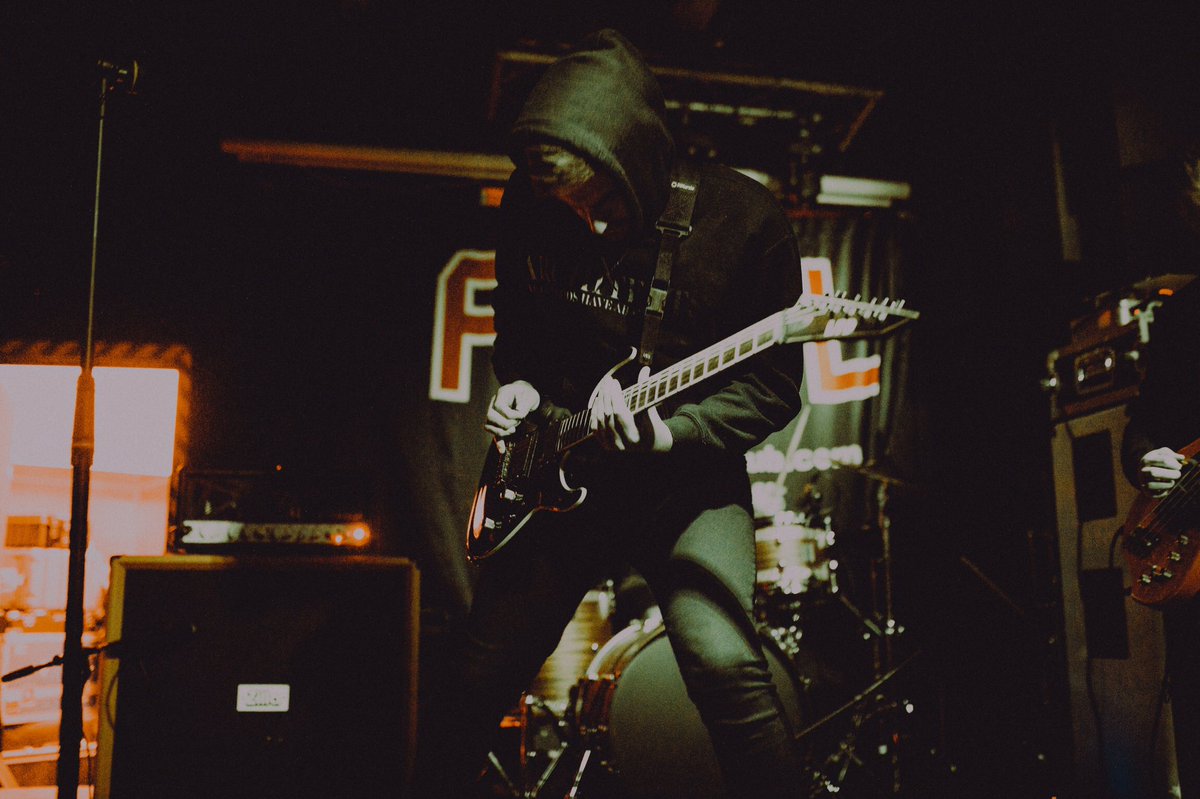 Unfortunately, @Facesofeveuk have had to pull out of tonight’s show due to health reasons.
Tonight’s show will still be going ahead as planned, with us headlining at <a href="/BedfordEsquires/">Bedford Esquires</a> alongside Charlie Indestructible &amp; <a href="/ParallaxBandUK/">P A R A L L A X</a>.

📸: <a href="/Dandrew/">Dandrew</a>
Prosper in the decay.